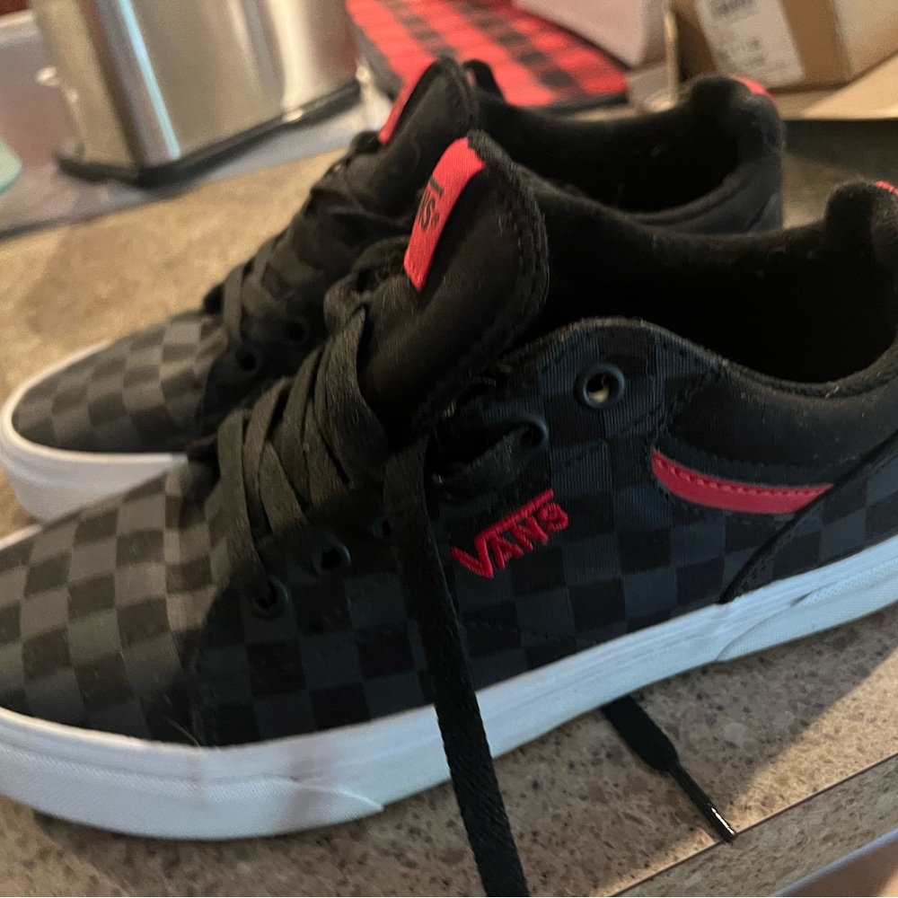 Men’s Vans Size 8 like new!